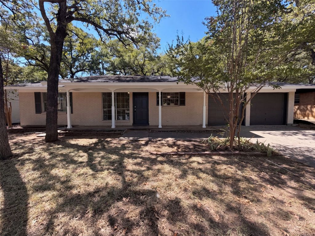 1229 King Drive, Bedford, TX 76022 — exterior