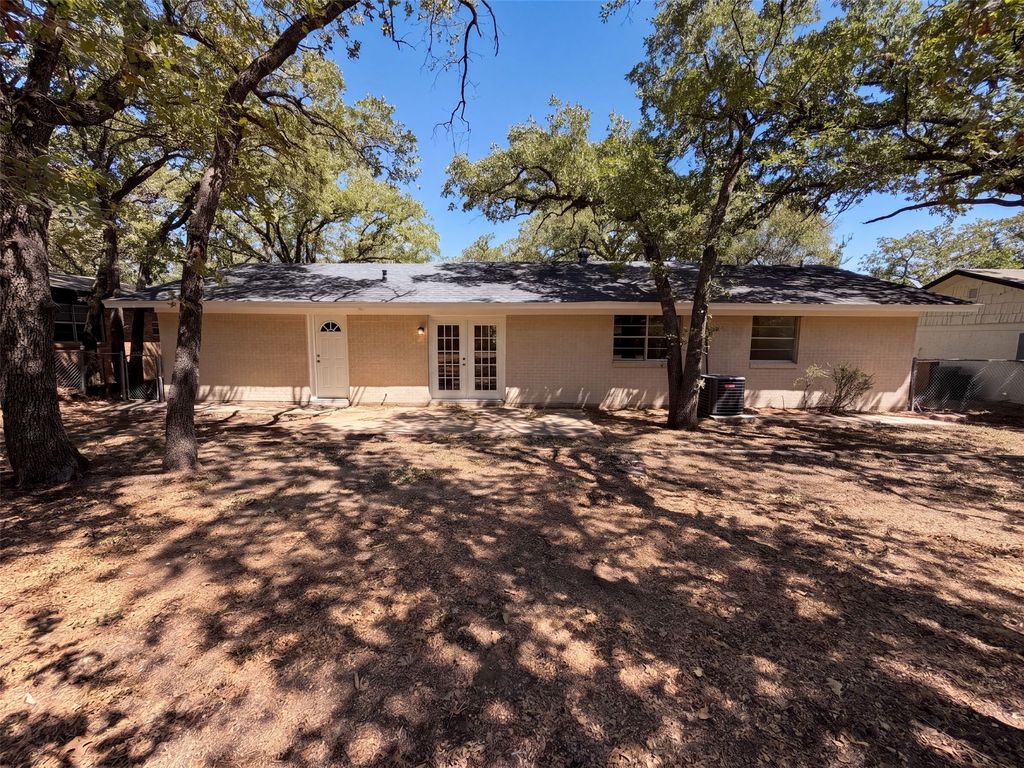 1229 King Drive, Bedford, TX 76022 — photo 5