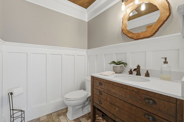 33 W Eureka Drive, Lemont, IL 60439