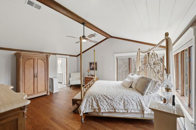 33 W Eureka Drive, Lemont, IL 60439