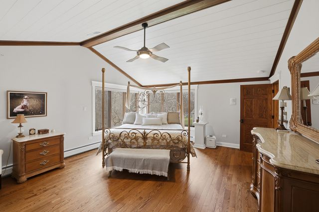 33 W Eureka Drive, Lemont, IL 60439