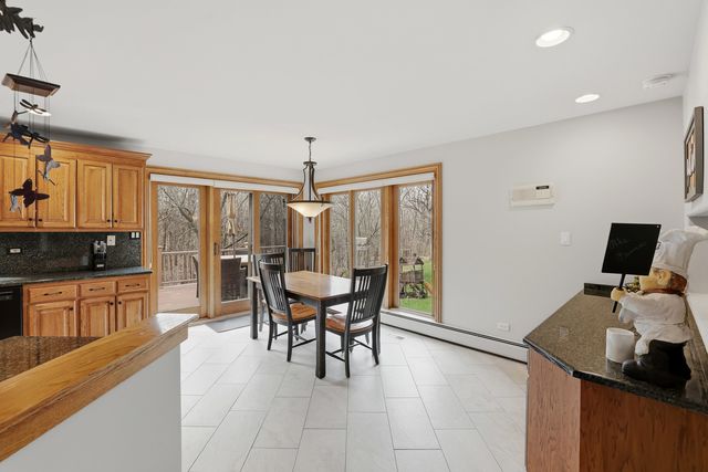 33 W Eureka Drive, Lemont, IL 60439