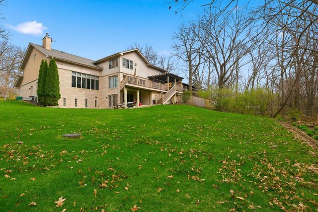 33 W Eureka Drive, Lemont, IL 60439