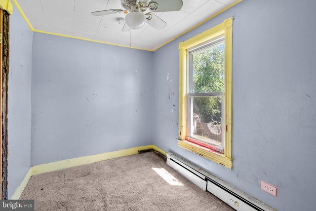 203 ROBERTSON AVE, Morrisville, PA 19067