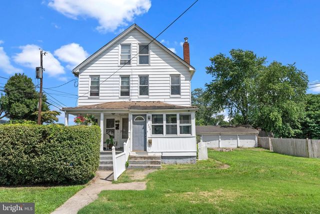 203 ROBERTSON AVE, Morrisville, PA 19067