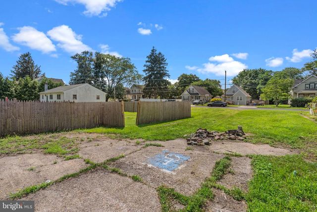203 ROBERTSON AVE, Morrisville, PA 19067