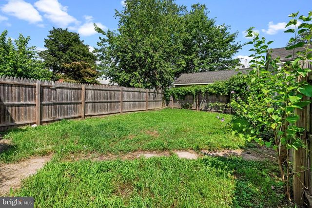 203 ROBERTSON AVE, Morrisville, PA 19067