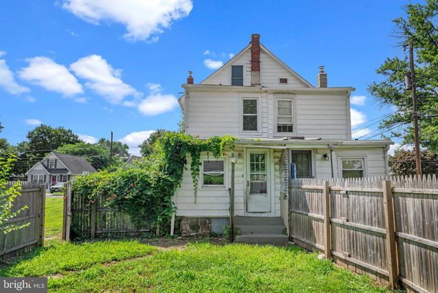 203 ROBERTSON AVE, Morrisville, PA 19067