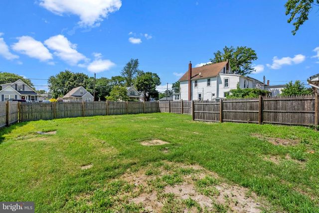 203 ROBERTSON AVE, Morrisville, PA 19067