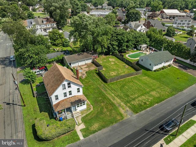 203 ROBERTSON AVE, Morrisville, PA 19067