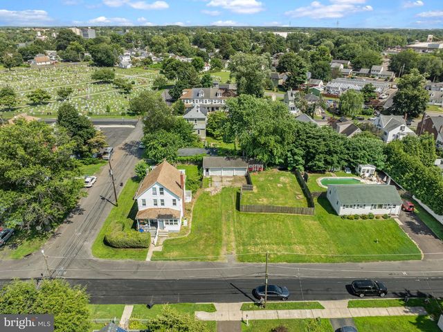 203 ROBERTSON AVE, Morrisville, PA 19067