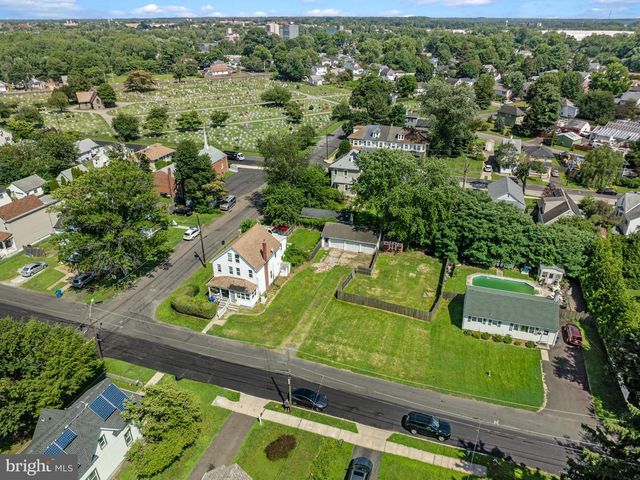 203 ROBERTSON AVE, Morrisville, PA 19067