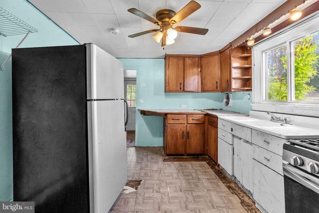 203 ROBERTSON AVE, Morrisville, PA 19067