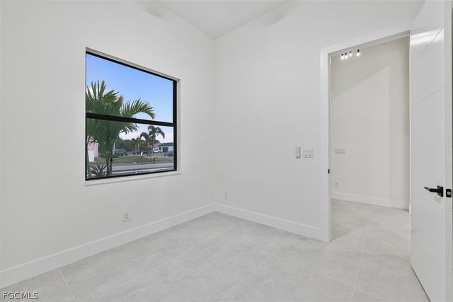 408 SW 28th AVE, Cape Coral, FL 33991