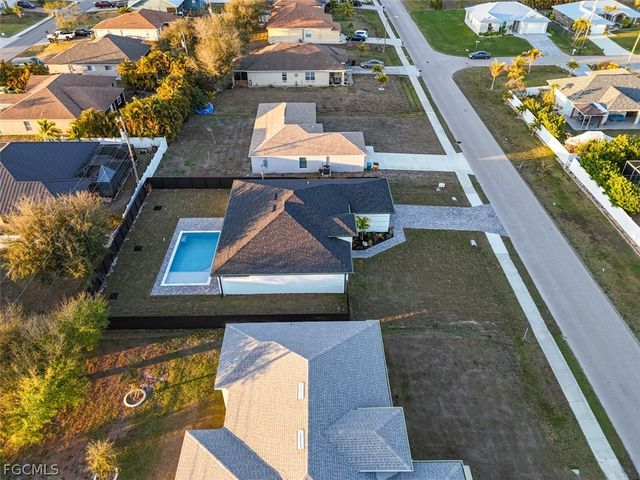 408 SW 28th AVE, Cape Coral, FL 33991