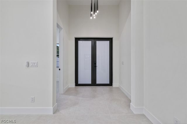 408 SW 28th AVE, Cape Coral, FL 33991