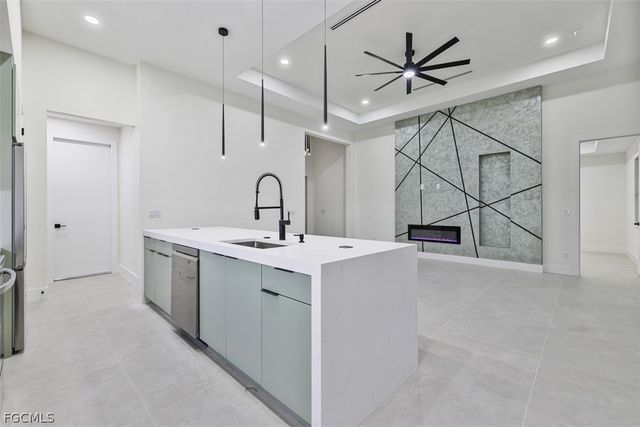 408 SW 28th AVE, Cape Coral, FL 33991