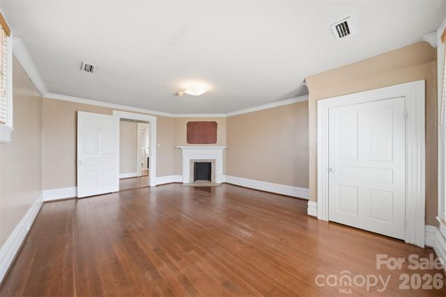 121 5th Avenue NE, Hickory, NC 28601