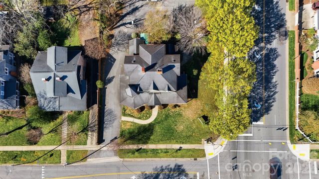 121 5th Avenue NE, Hickory, NC 28601