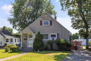 34 Canterbury Road, Springfield, MA 01118