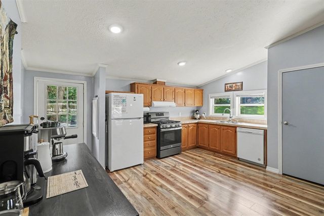 1695 Quaker Avenue, Portage, MI 49024