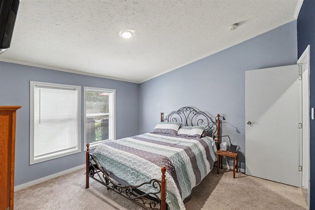 1695 Quaker Avenue, Portage, MI 49024