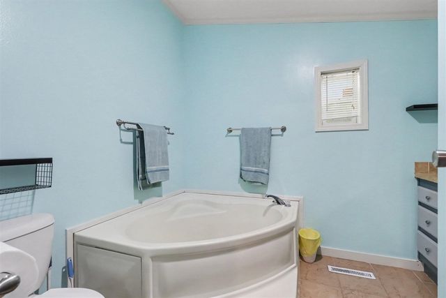 1695 Quaker Avenue, Portage, MI 49024