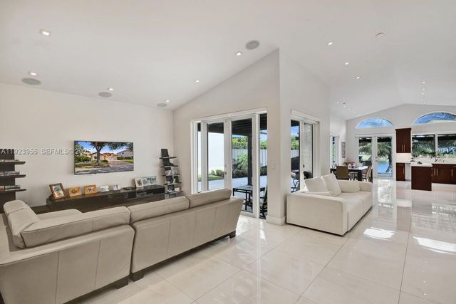 5907 NW 110th Ct, Doral, FL 33178