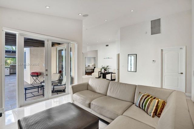 5907 NW 110th Ct, Doral, FL 33178