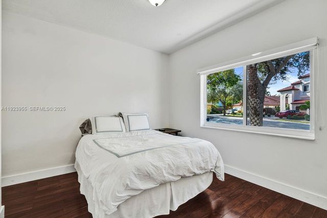 5907 NW 110th Ct, Doral, FL 33178