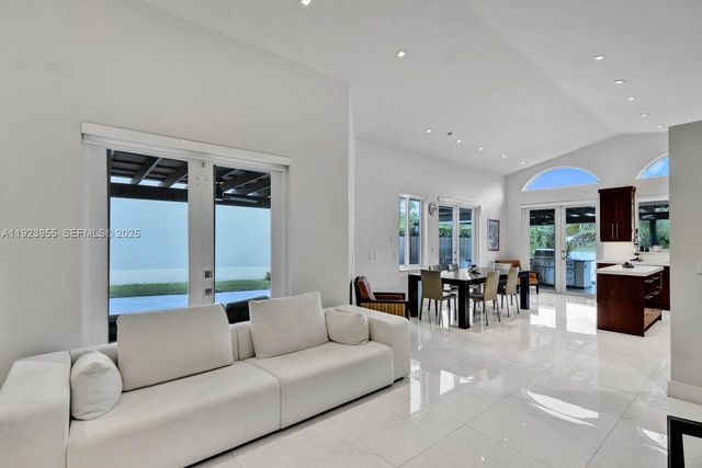 5907 NW 110th Ct, Doral, FL 33178