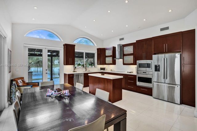 5907 NW 110th Ct, Doral, FL 33178