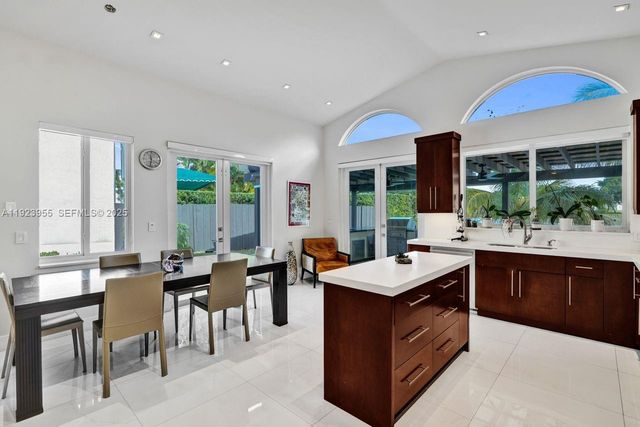 5907 NW 110th Ct, Doral, FL 33178