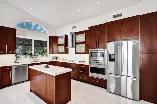 5907 NW 110th Ct, Doral, FL 33178