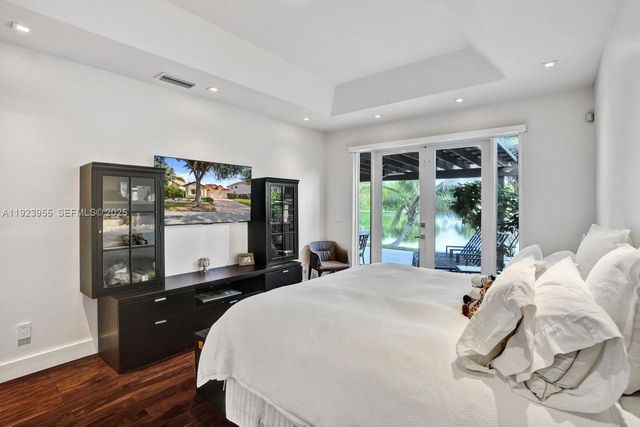 5907 NW 110th Ct, Doral, FL 33178