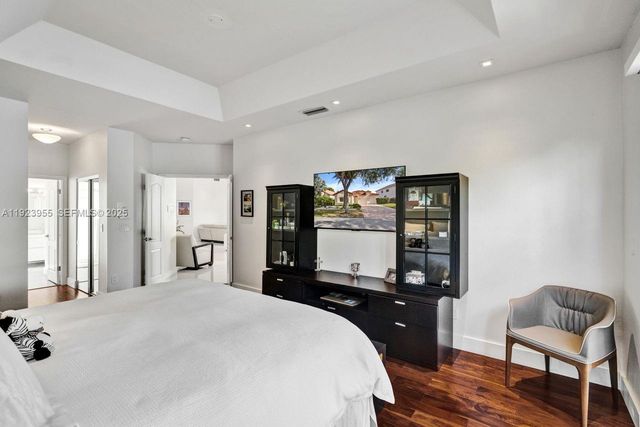 5907 NW 110th Ct, Doral, FL 33178