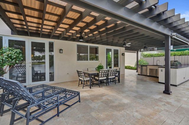 5907 NW 110th Ct, Doral, FL 33178