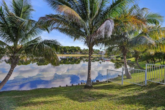 5907 NW 110th Ct, Doral, FL 33178