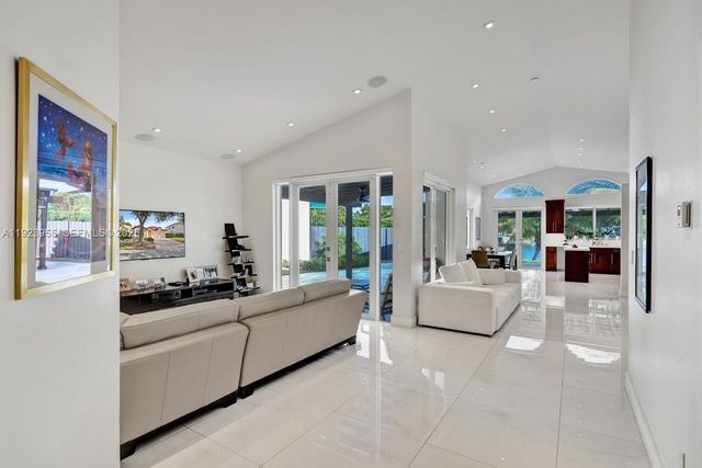 5907 NW 110th Ct, Doral, FL 33178