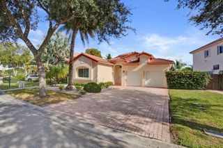 5907 NW 110th Ct, Doral, FL 33178