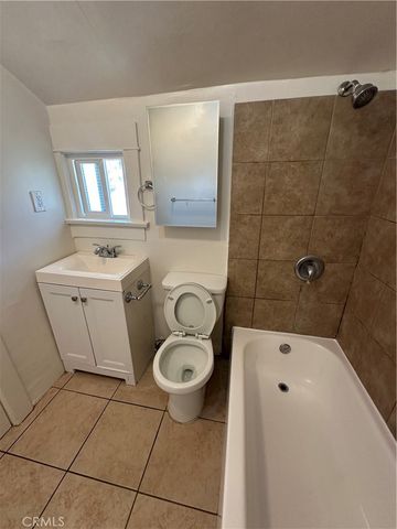 1540 W 28th, Los Angeles, CA 90007