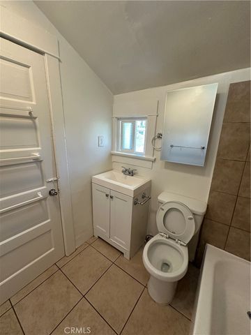 1540 W 28th, Los Angeles, CA 90007