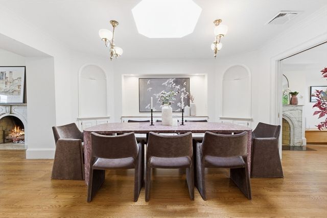 131 Mount Vernon St 2, Boston, MA 02108