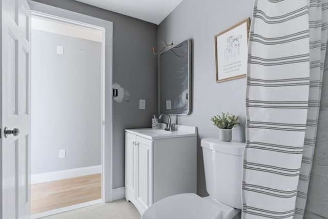 35 Hartford Ave, Bellingham, MA 02019