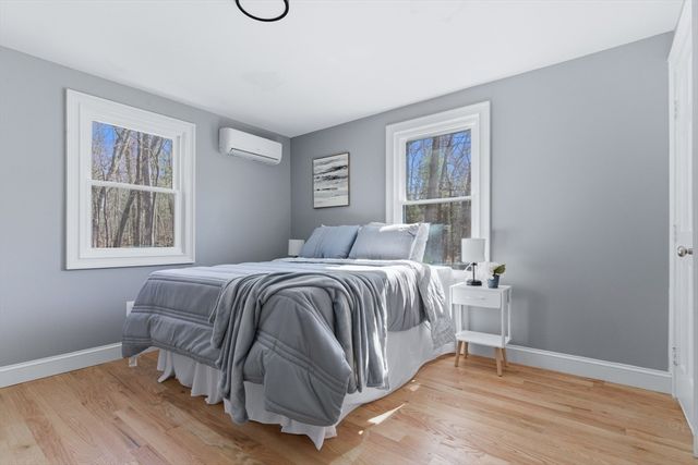 35 Hartford Ave, Bellingham, MA 02019