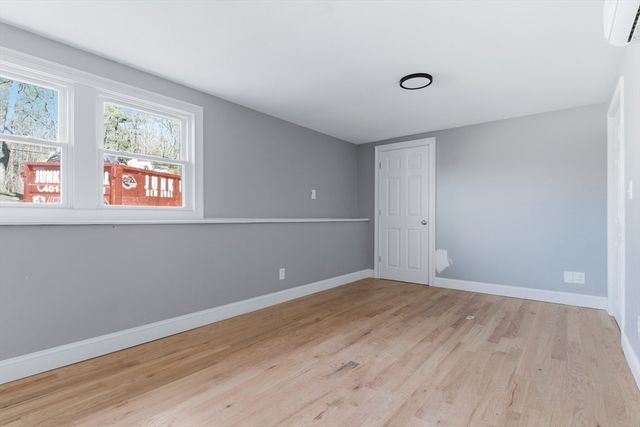 35 Hartford Ave, Bellingham, MA 02019