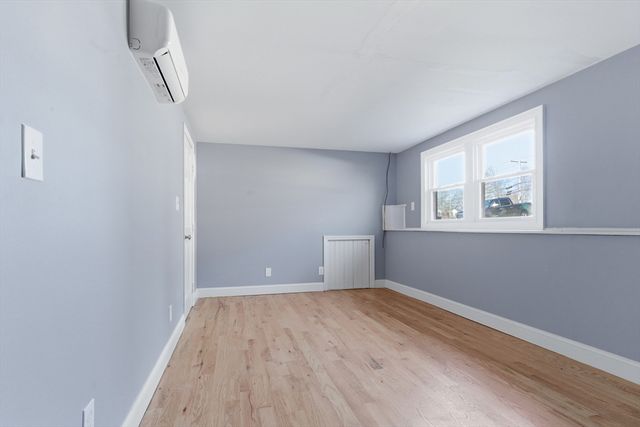 35 Hartford Ave, Bellingham, MA 02019