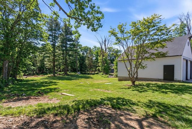 35 Hartford Ave, Bellingham, MA 02019