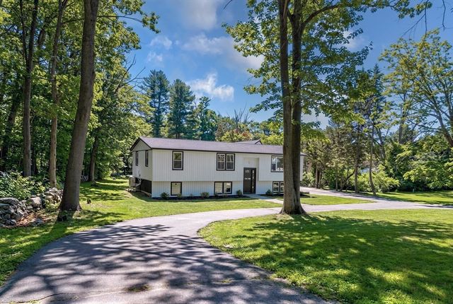 35 Hartford Ave, Bellingham, MA 02019