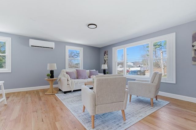 35 Hartford Ave, Bellingham, MA 02019
